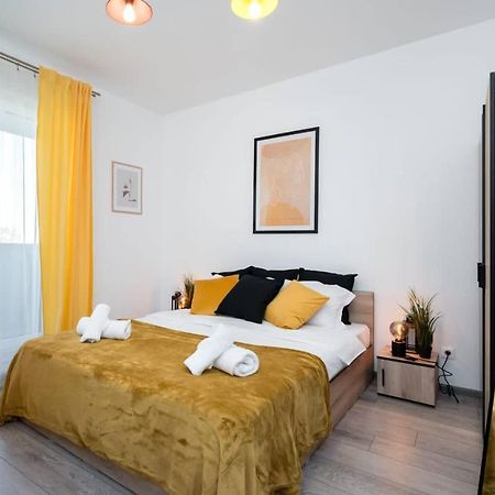 Carol New Building With Balcony Apartment Bukares Bagian luar foto