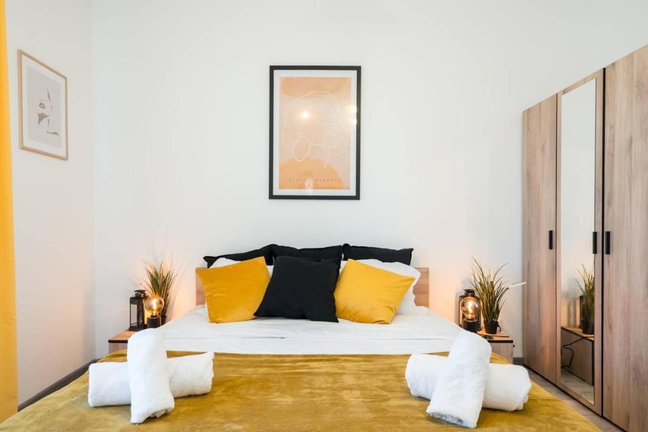 Carol New Building With Balcony Apartment Bukares Bagian luar foto