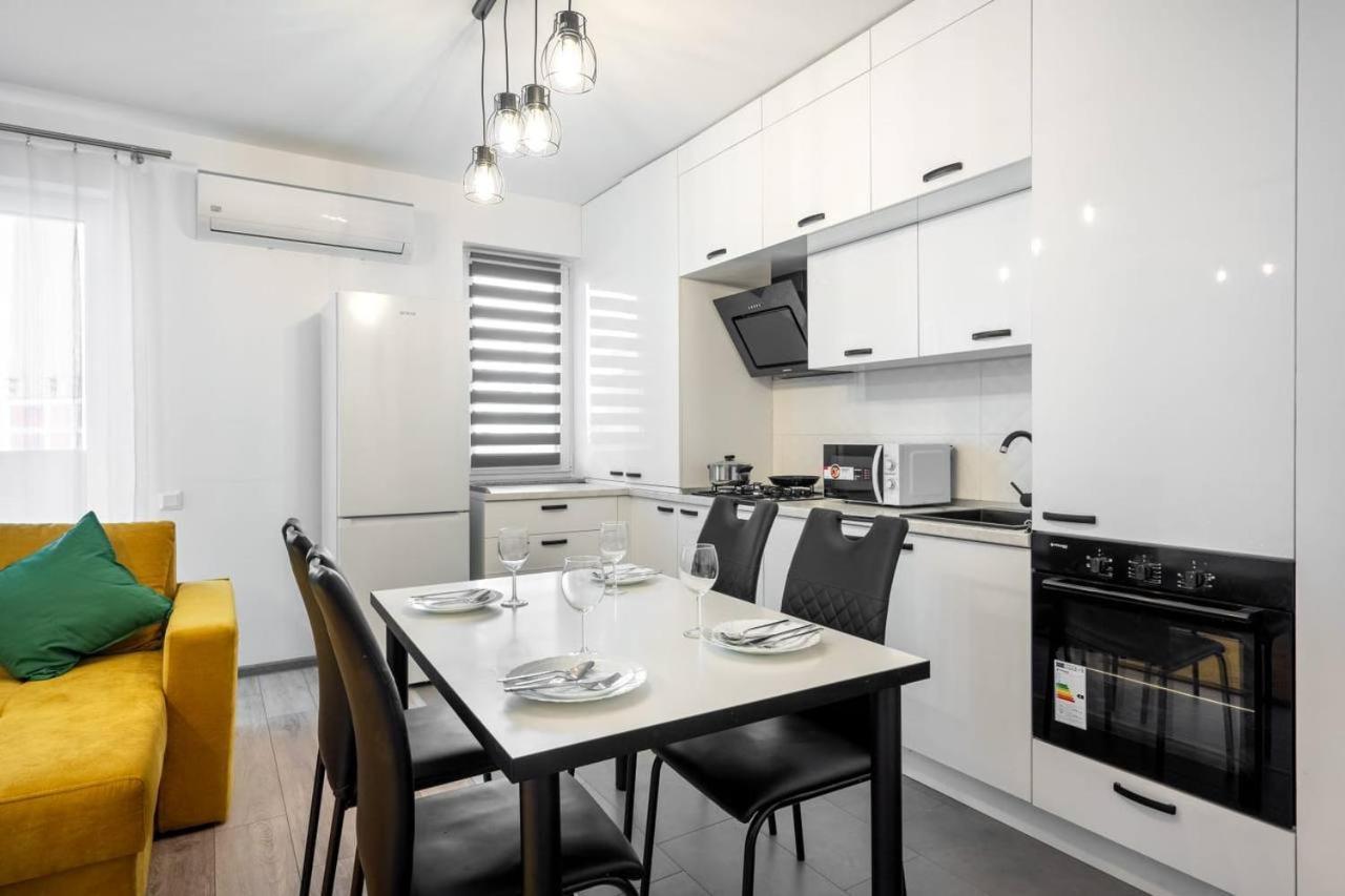 Carol New Building With Balcony Apartment Bukares Bagian luar foto